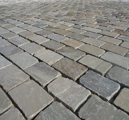 Picture of Kandla Grey - Natural stone - tiles 20x14x5-7 cm